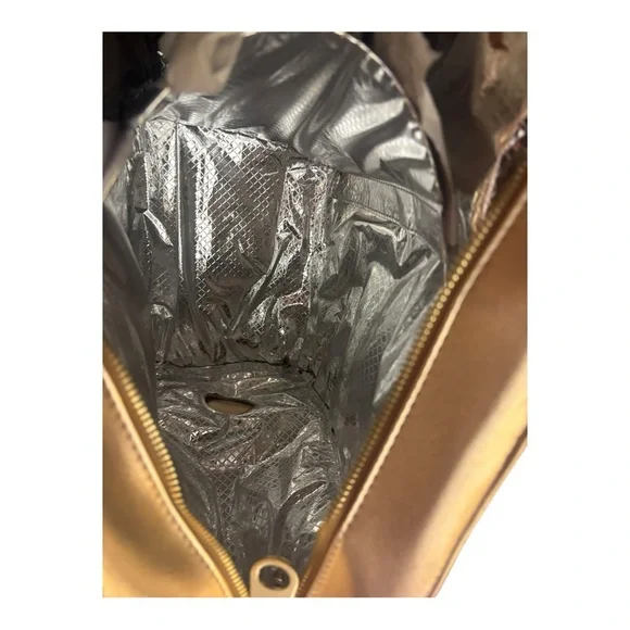 Insulated Oversized Tote - Picture 11 of 12